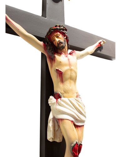 Imagem 1 de 5 de Crucifixo Tradicional De Madeira C/ Imagem Em Resina Color