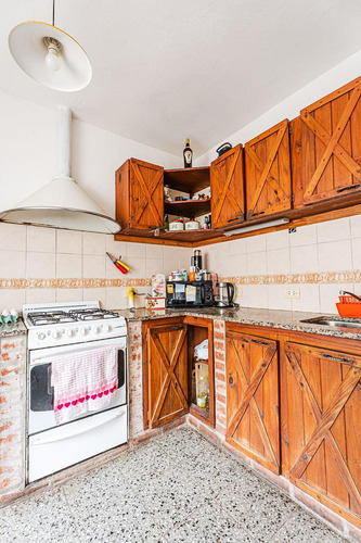 Casa En Venta - 4 Dormitorios 2 Baños - Cochera - 464mts2 - Mar Del Plata