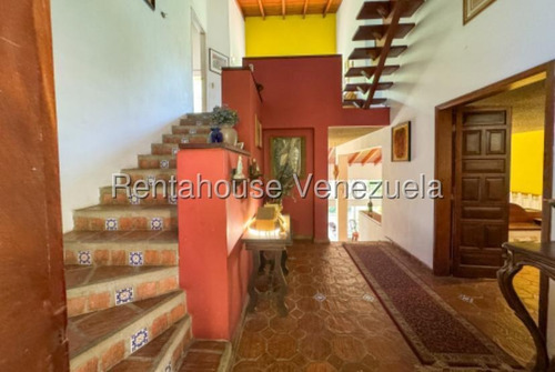 Casa Colonial Que Combina Confort Y Estilo En Venta Ubicada En El Hatillo 25-17968