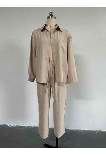 A Conjunto Piezas Con Pantalones Harén Y Camisa Informal