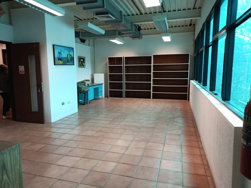 Oportunidad Edificio Comercial Prados Del Este