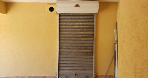 Imagen 2 de 14 de Vendo Casa Amplia En Los Colegios , Santiago