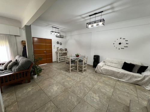 Casa 6 Amb. C/quincho, Parrilla, Pileta - B. Vista