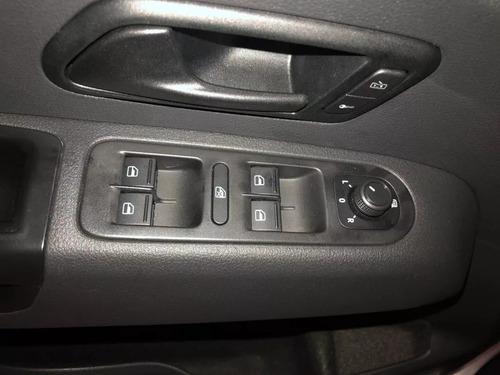 Imagen 7 de 25 de Volkswagen Amarok Trendline 4x2 Mt 2.0 Tdi 180 Cv 2022 0km 2