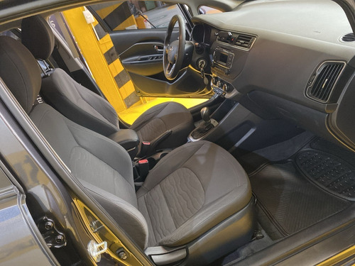 Imagen 15 de 25 de Kia Rio 1.4