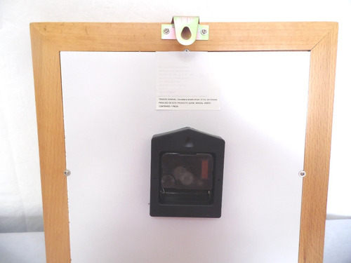 Reloj De Pared 019 C Estructura Madera Natural Fondo Blanco