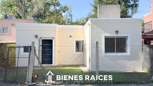 Casa En Venta En El Barrio Los Cardos Los Cardales