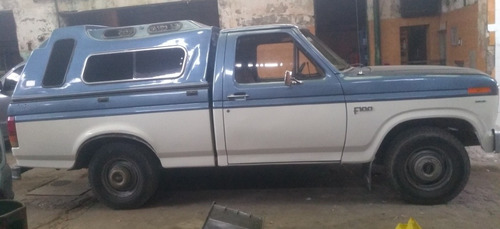 Ford F-100 Deluxe