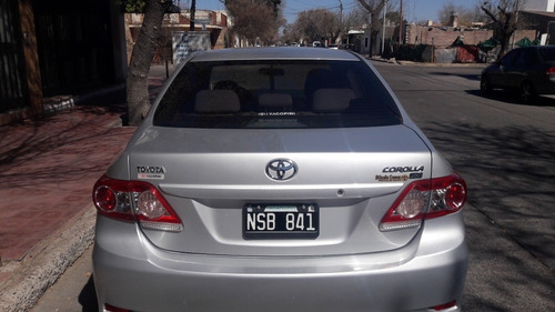 Imagen 3 de 10 de Toyota Corolla 2014 1.8 Xei Mt 136cv