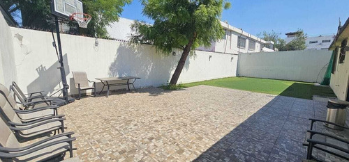 Casa En Venta En El Centro En Monterrey