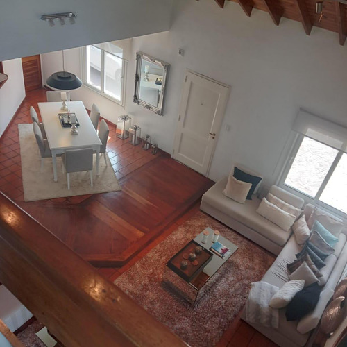 Casa En Venta - 3 Dormitorios 3 Baños - Cochera - 1.100mts2 - Campana