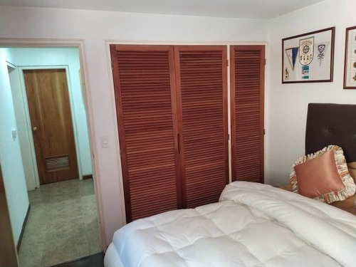Lomas Del Sol 25-9104 Apto En Exclusiva Urbanización Aire Acondicionado En Cada Habitación, Pisos De Parquet En Habitaciones Y Cerámica En Áreas Sociales. Dos Habitaciones, Dos Baños, Un Maletero