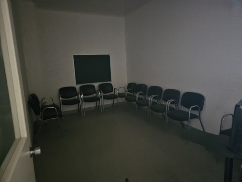 Local Comercial Acondicionado Para Escuela O Consultorios En Garza Sada