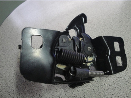 Imagen 1 de 3 de Cerradura Capot Cavalier 22640344