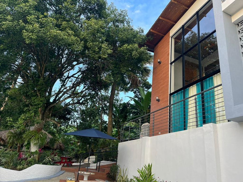 Vendo Villa Turistica Para Negocio O Veraneo Familiar En Altos De Gurabo, Santiago, Loma De Camp David