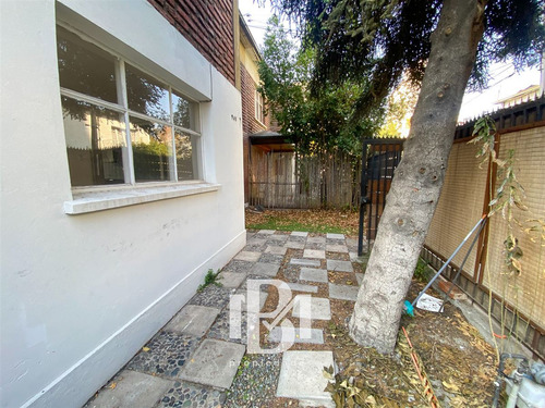 Casa En Venta De 3 Dorm. En Las Condes