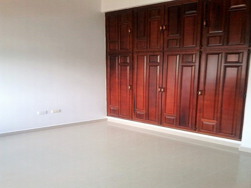 Imagen 9 de 14 de Casa-oficina En Venta Juanico Caroni
