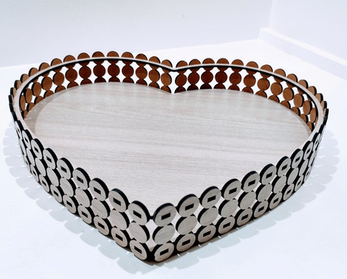 Imagem 1 de 4 de Bandeja Coração Pérola Marfim Em Mdf 3mm - 10 Unidades