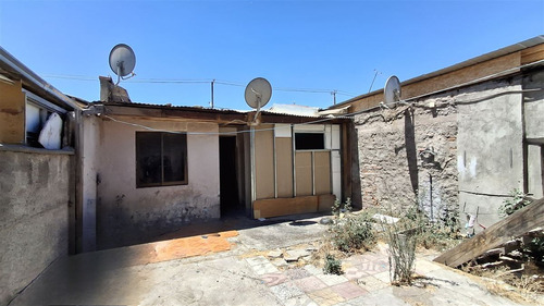 Casa En Venta De 6 Dorm. En Lo Espejo