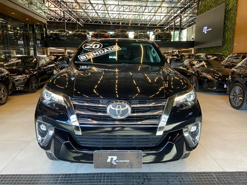 Toyota Hilux SW4 2.8 SRX 4X4 7 LUGARES 16V TURBO INTERCOOLER DIESEL 4P AUTOMÁTICO
