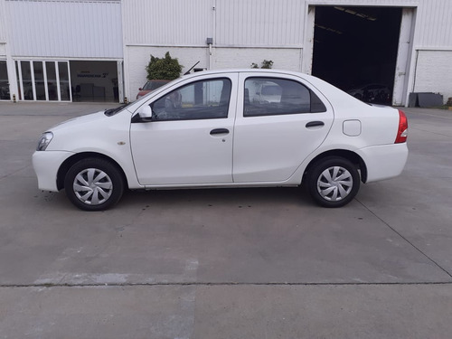 Toyota Etios 4p X 1.5 Mt Año 2016 - Usado