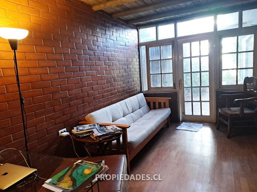 Casa En Venta De 4 Dorm. En Ñuñoa
