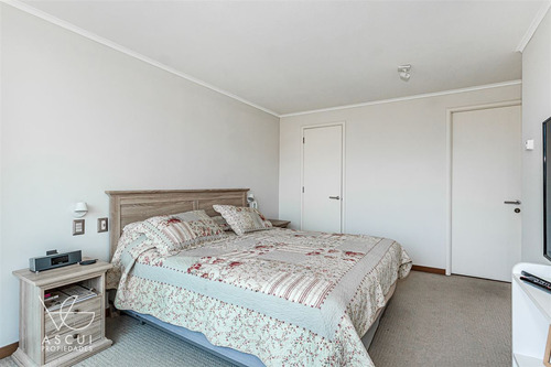 Departamento En Venta De 3 Dorm. En Lo Barnechea