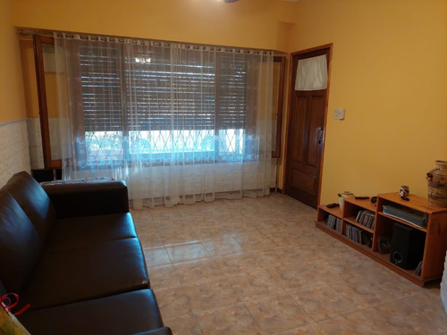 Imagen 2 de 14 de Ituzaingo Norte Chalet En Muy Buena Ubicaicon