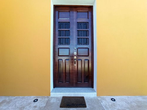 Venta De Casa De Un Piso, Remodelada En Baspul, 4 Recámaras