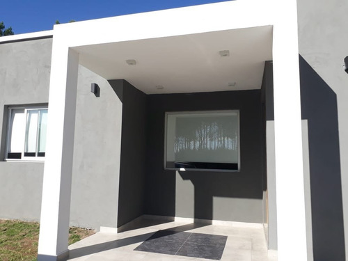 Imagen 2 de 15 de Casa Barrio Nayades A Estrenar