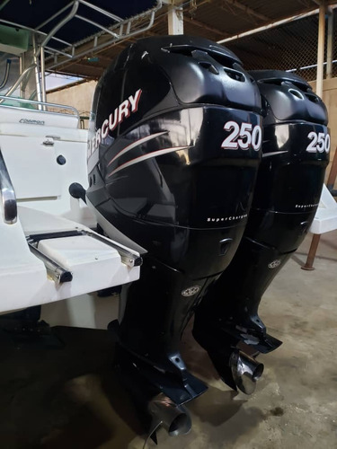 Imagen 7 de 7 de Lancha Commander Cuddy Open 32.5 Lv2262
