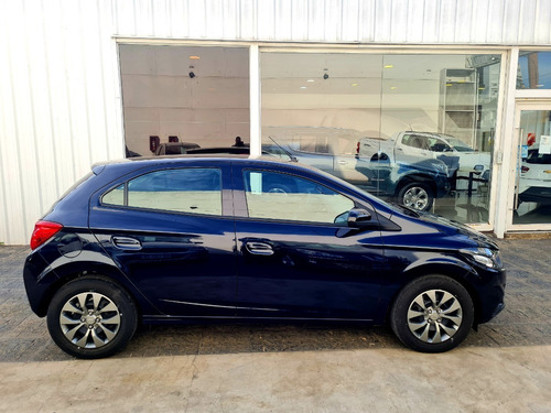 Imagen 1 de 22 de Nuevo Chevrolet Onix Joy 2023 Black 0km Color Smt5