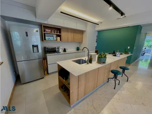 Apto Remodelado Con Mucho Diseño En Las Lomas, El...(mls#255345)