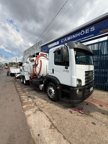 Caminhão Com Tanque Limpa Fossa E Hidro Jato (eqp Combinado)