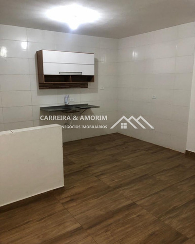 Imagem 3 de 7 de Alugo Casa Com 1 Dormitórios Próximo Ao Metro Campo Limpo! - Ca00309 - 70589312