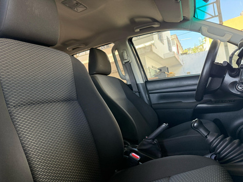 Toyota Hilux 2.7 Cabina Doble Sr Mt