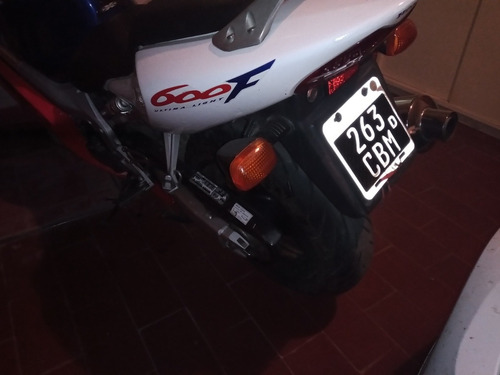 Imagen 14 de 18 de Honda Cbr 600 F4