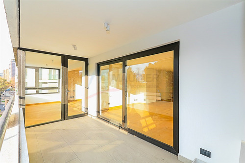 Departamento En Arriendo De 2 Dorm. En Las Condes