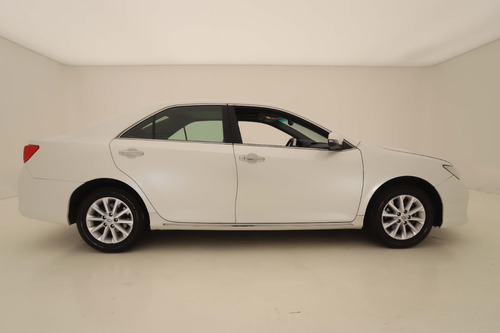 Toyota Camry 2.5 L4 At