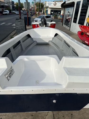 Imagen 2 de 10 de Lancha Trakker 520 Pescador