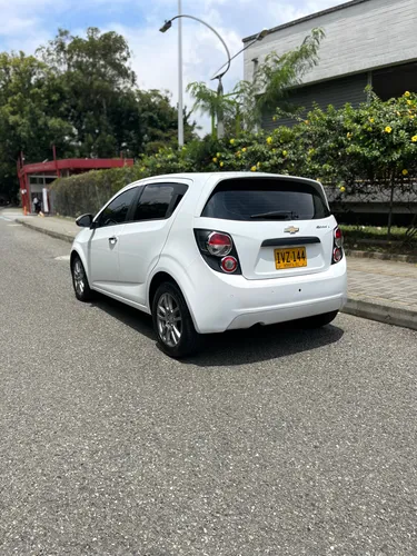 Chevrolet Sonic 1.6 Lt 5 p