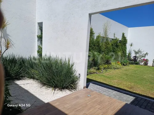 Venta De Casa Nueva, Con Alberca, Amplio Jardín Y 4 Recámaras, Atlixco, Puebla