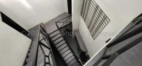 Imagen 21 de 28 de Sabana Grande Edifico Dde Oportunidad Listo Para La Venta.. Locales Comerciales Y Oficinas Con Su Baño..! Carlos Zambrano 0424 283 6665 Codigo: Mls #23-4780