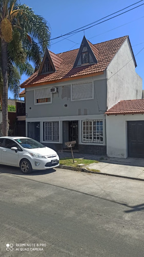 Triplex 4 Amb. En Alquiler En Villa Sarmiento