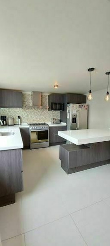 Imagen 18 de 30 de Venta De Casa En Condominio Con Jardín Cerca Del Ángeles Del