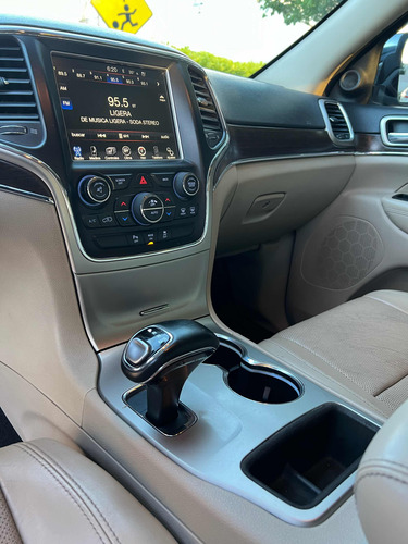Jeep Grand Cherokee 3.6 Limited Lujo V6 4x2 At
