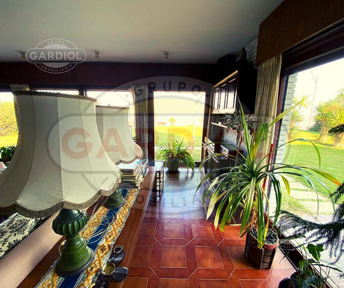 Venta De Casa En Colonia Del Sacramento. Rambla Costanera