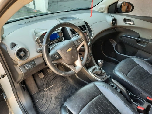 Imagen 11 de 18 de Chevrolet Sonic 2016 1.6 Ltz 5 P