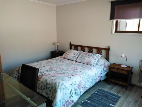Casa En Venta De 5 Dorm. En Limache