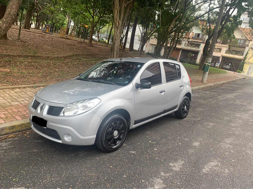 Imagem 1 de 9 de Renault Sandero 2010 1.0 16v Expression Hi-flex 5p